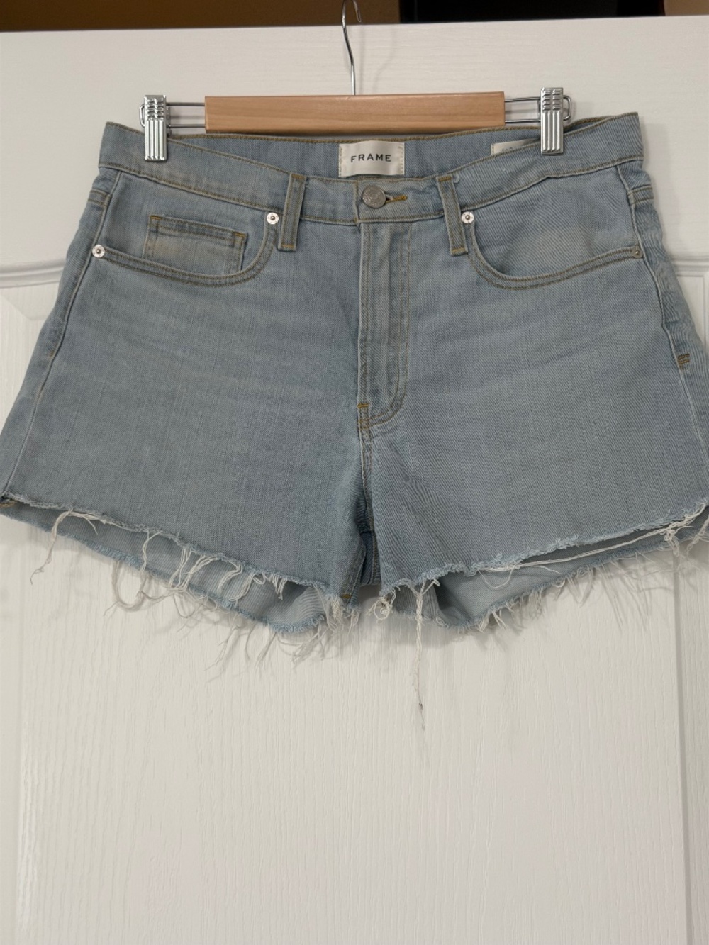 FRAME Le Brigette Short Raw Denim Shorts Soap Wash High Rise Size 28